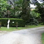 Chateau Du Bois De La Noe Bed & Breakfast 3*