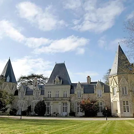 Chateau Du Bois De La Noe Bed & Breakfast Bouaye