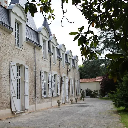 Bed & Breakfast Chateau Du Bois De La Noe