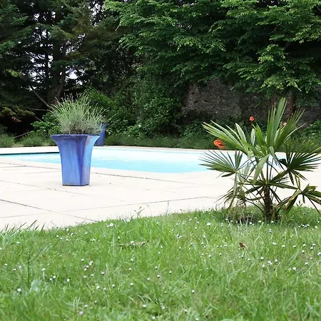 Chateau Du Bois De La Noe Bed & Breakfast