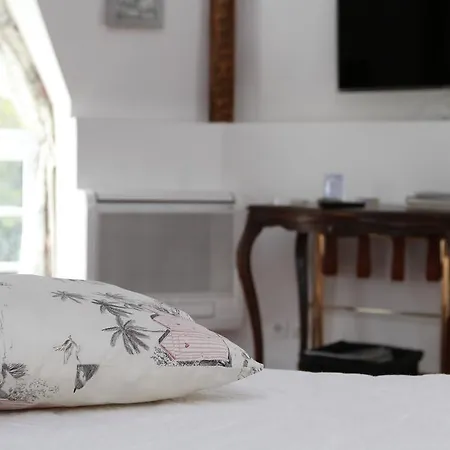Bed & Breakfast Chateau Du Bois De La Noe