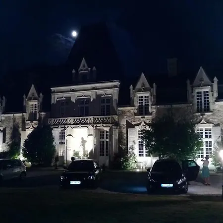 Couette-café D'hôtes Château Du Bois De La Noe 3*