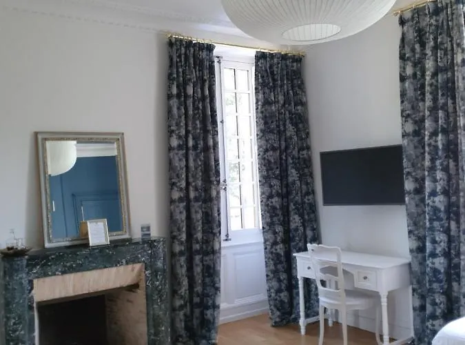 Couette-café D'hôtes Château Du Bois De La Noe 3*