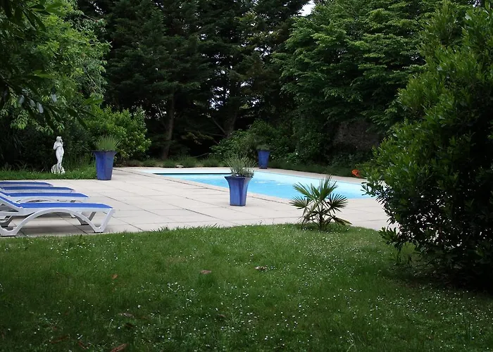 D'hôtes Château Du Bois De La Noe Couette-café 3*