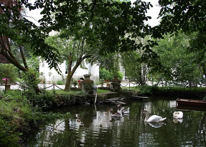 Chateau Du Bois De La Noe Bed & Breakfast