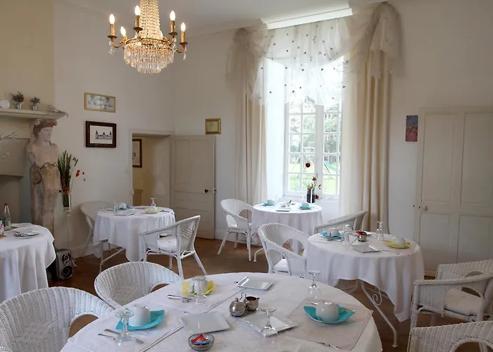 Chateau Du Bois De La Noe Bed & Breakfast 3*