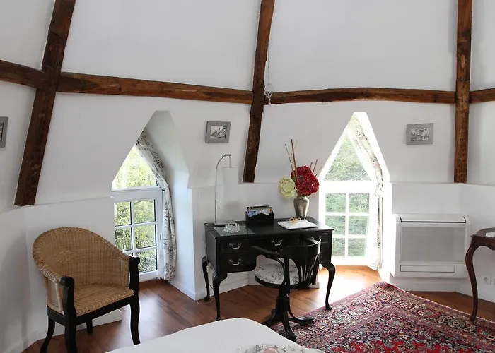 Bed & Breakfast Chateau Du Bois De La Noe